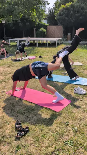 Wein-Yoga 18