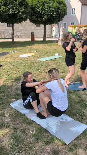 Wein-Yoga 26