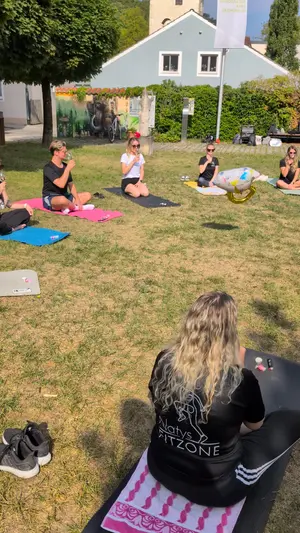Wein-Yoga 4