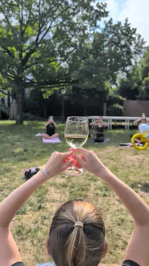 Wein-Yoga 9